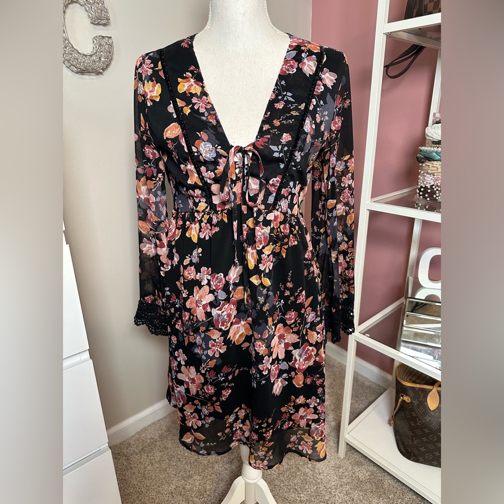 Xhilaration Black Floral Long Sleeve Dress